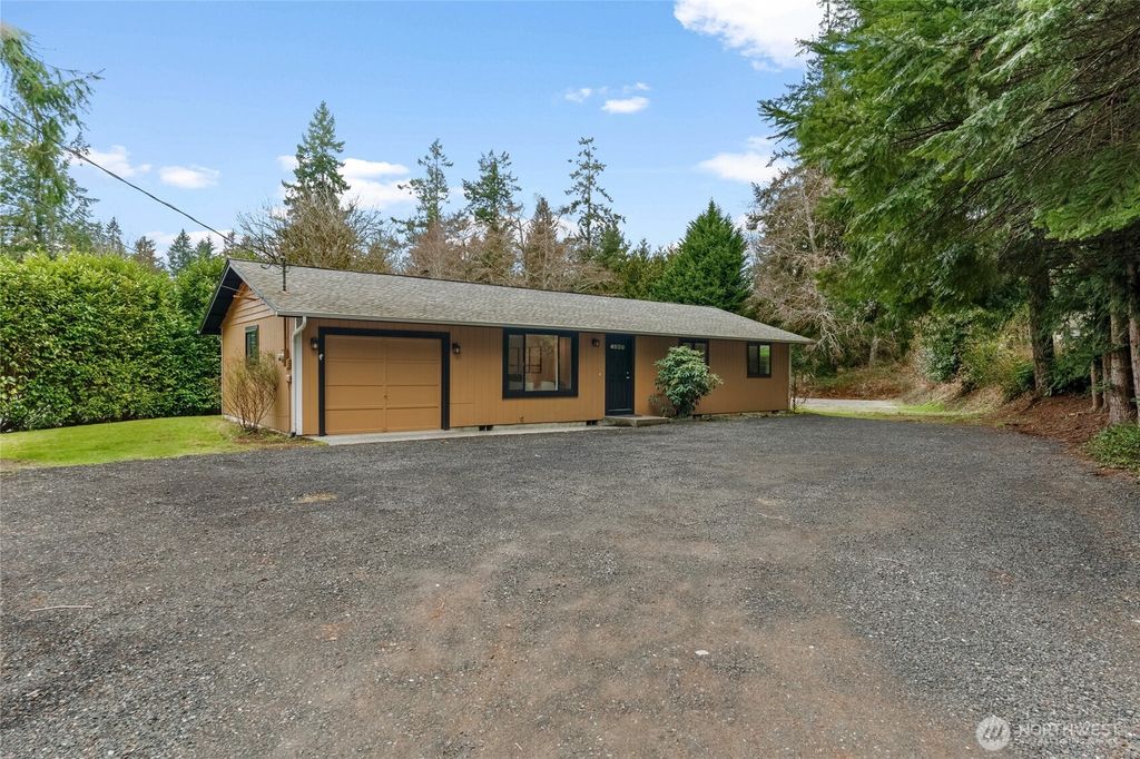 Photo of 9713 128th Street NW, Gig Harbor, WA 98329 (MLS # 2483970)