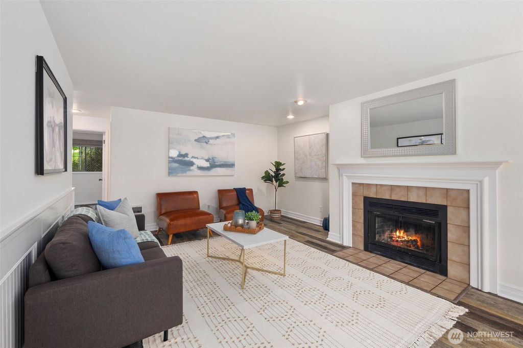 Photo of 9920 NE 119th St St #107, Kirkland, WA 98034 (MLS # 2482522)