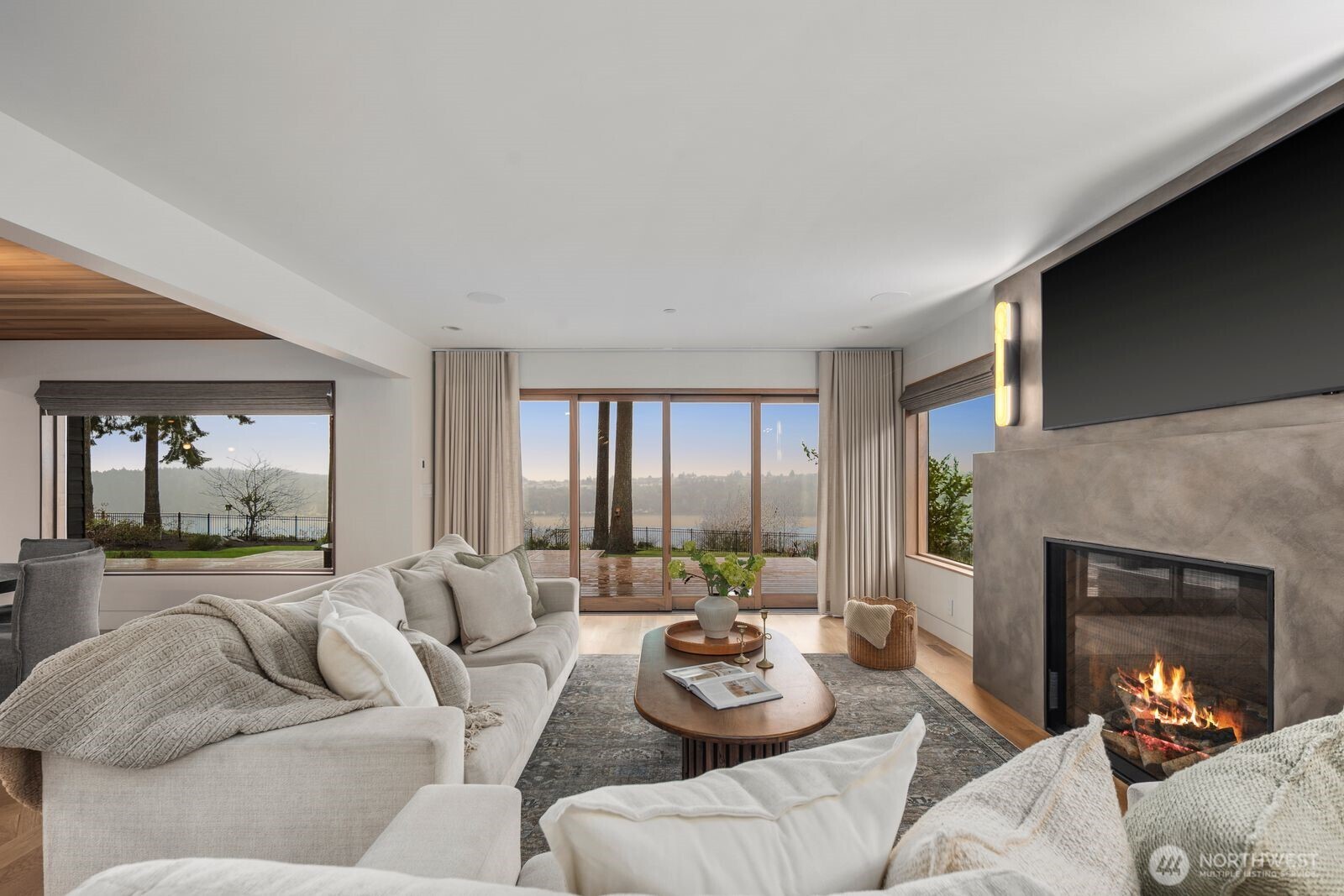 3323 9th Avenue Ct NW