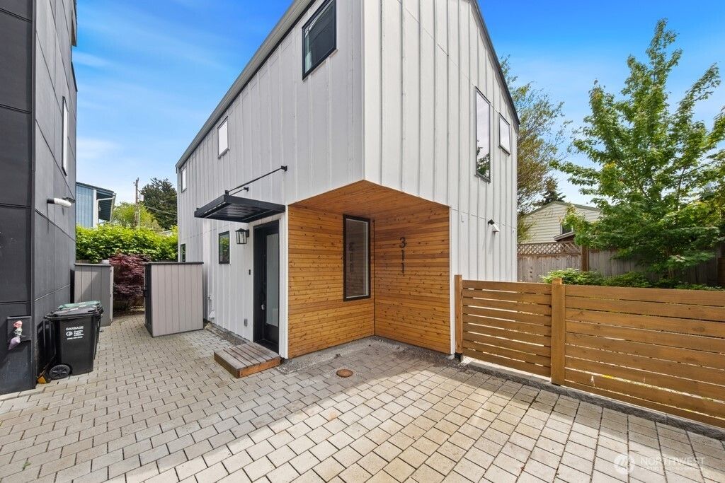 Photo of 311 NW 89th Street, Seattle, WA 98117 (MLS # 2523643)