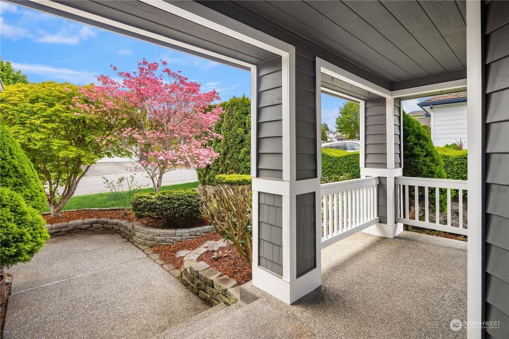 Photo of 4023 250th Avenue SE, Sammamish, WA 98029 (MLS # 2231051)