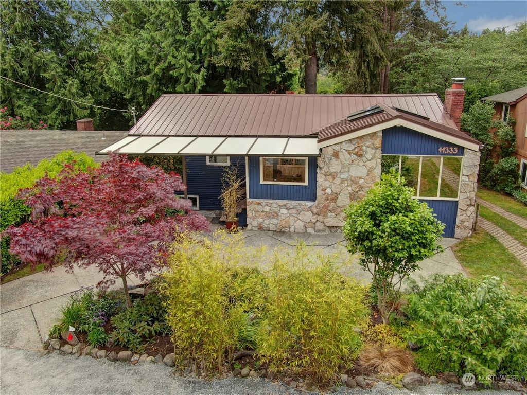 Photo of 11333 38th Avenue NE, Seattle, WA 98125 (MLS # 2235430)