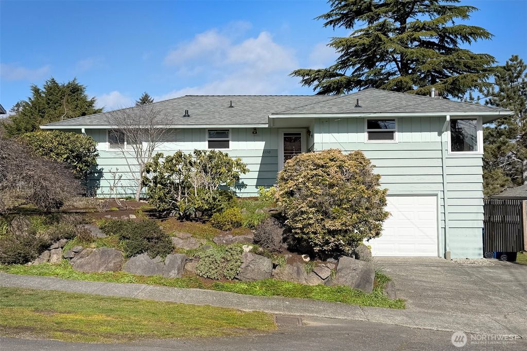 Photo of 3110 SW 105th Street, Seattle, WA 98146 (MLS # 2484507)