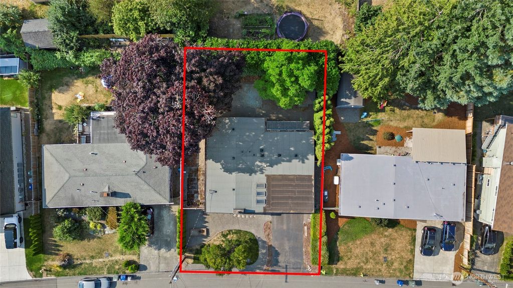Photo of 16019 SE 9th Street, Bellevue, WA 98008 (MLS # 2428380)