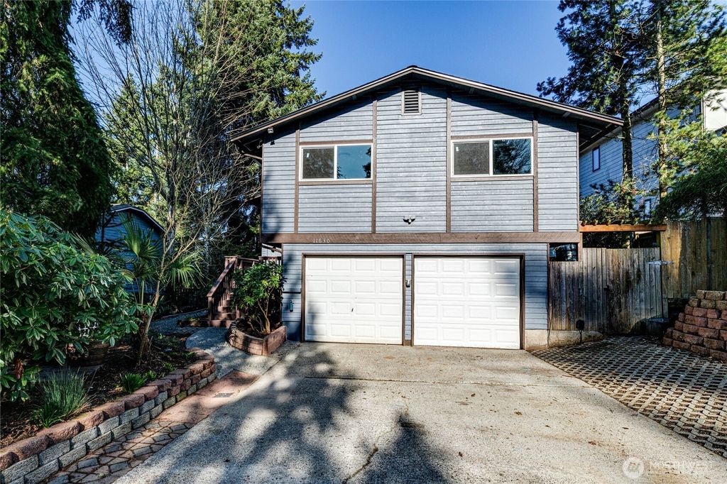 Photo of 11630 NE 74th Street, Kirkland, WA 98033 (MLS # 2482466)