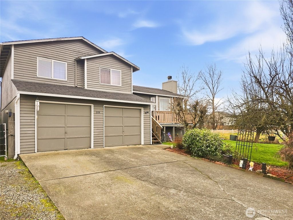 Photo of 304 5th Avenue NW, Algona, WA 98001 (MLS # 2491186)