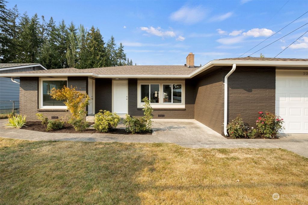 Photo of 221 Madison Street, Everett, WA 98203 (MLS # 2039790)
