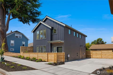 Photo of 268 Fulton Street, Seattle, WA 98109 (MLS # 2571623)