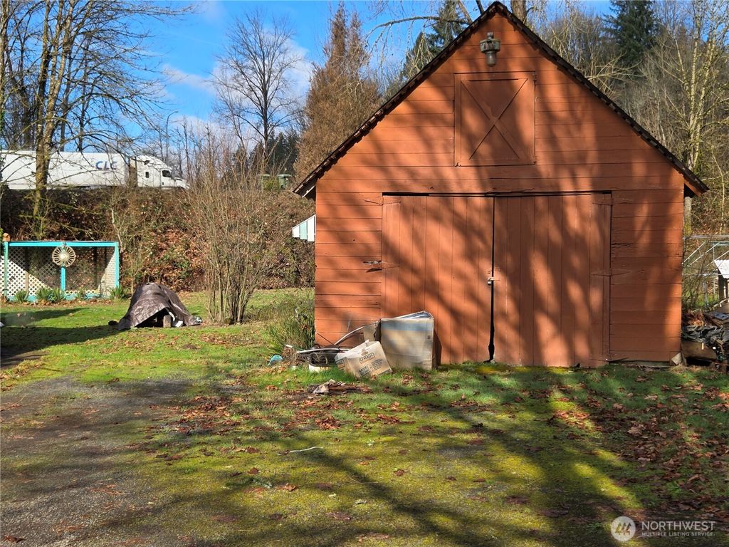 Photo of 208 Burma Road, Castle Rock, WA 98611 (MLS # 2485650)