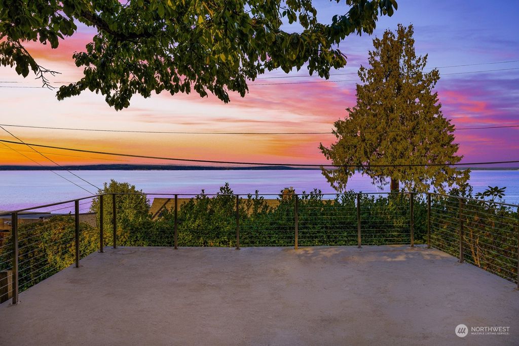 Photo of 3245 NW Esplanade, Seattle, WA 98117 (MLS # 2310245)