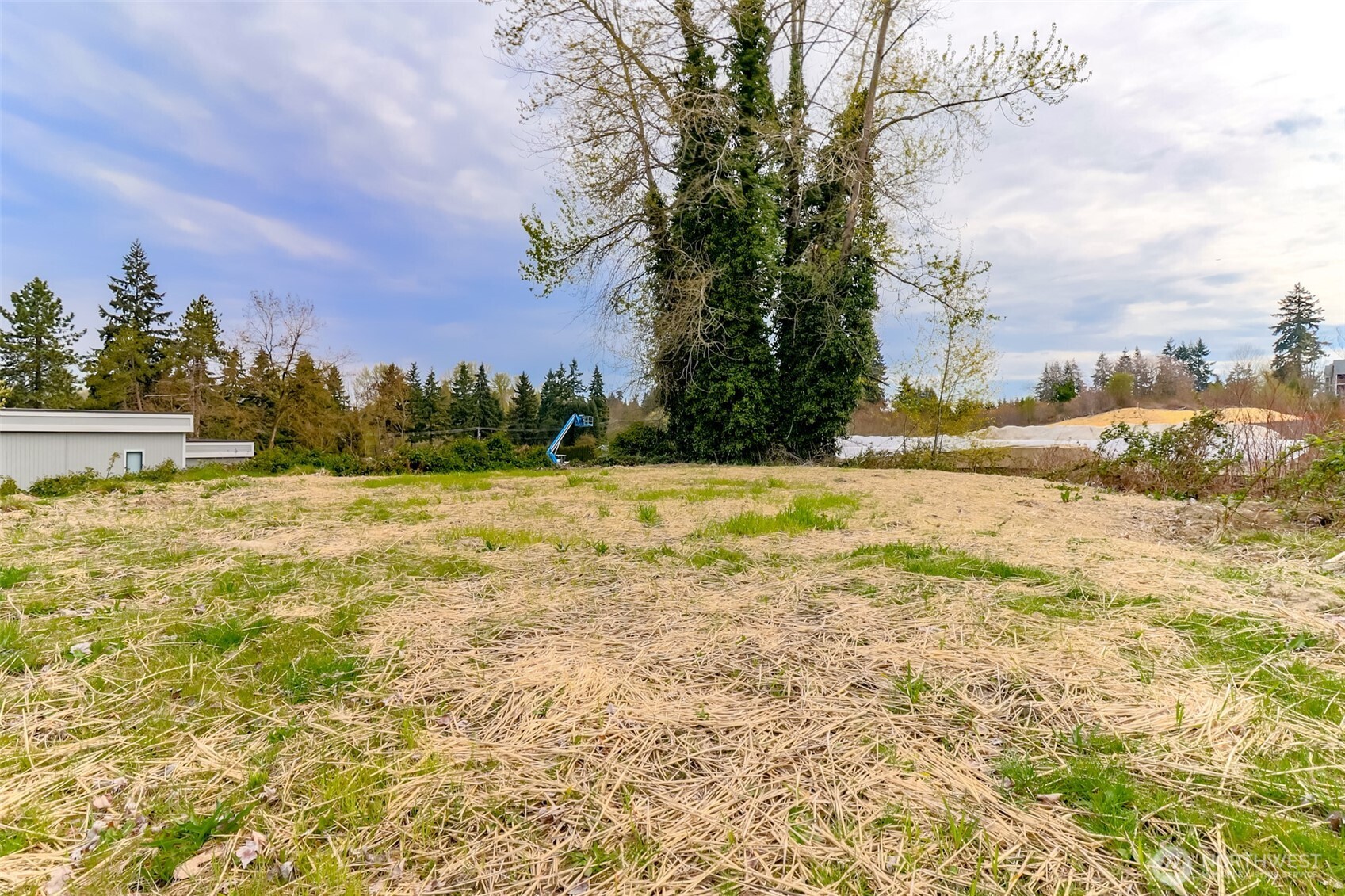 1725 Meridian Avenue E