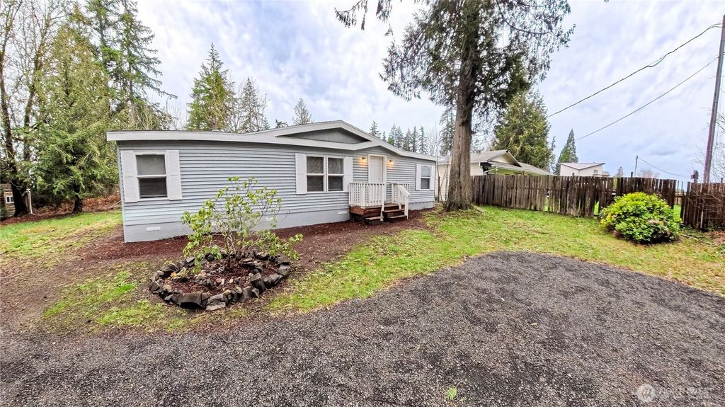 Photo of 51 E Skyline Drive, Shelton, WA 98584 (MLS # 2463328)
