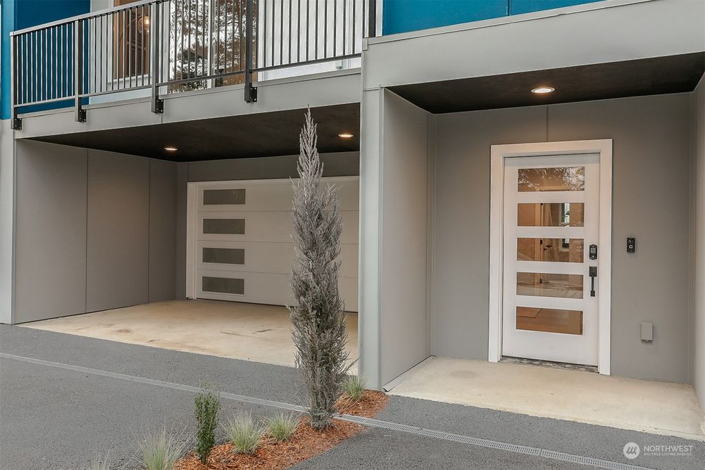 Photo of 16560 Linden Avenue N #B, Shoreline, WA 98133 (MLS # 2043263)