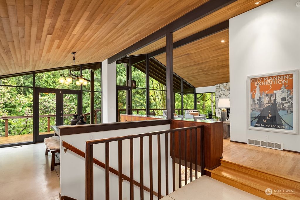 Photo of 7373 Mercer Terrace Drive, Mercer Island, WA 98040 (MLS # 2053387)