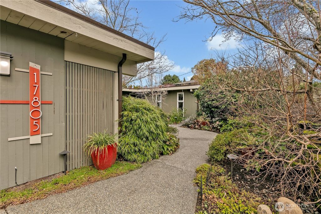 Photo of 17805 6th Avenue SW, Normandy Park, WA 98166 (MLS # 2344122)