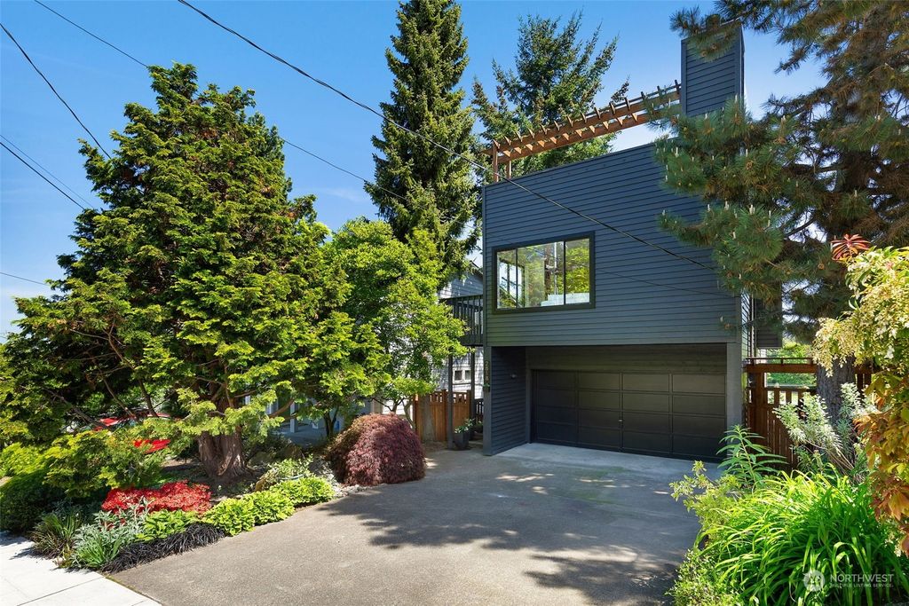 Photo of 2818 4th Avenue W, Seattle, WA 98119 (MLS # 2047397)