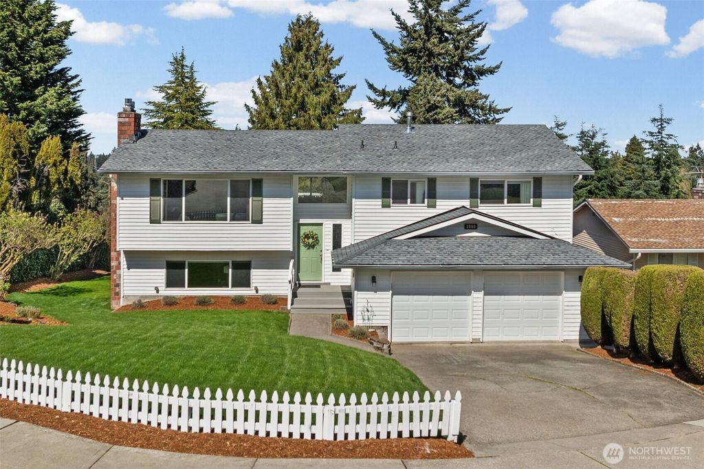 Photo of 3900 SW 328th Place, Federal Way, WA 98023 (MLS # 2504638)