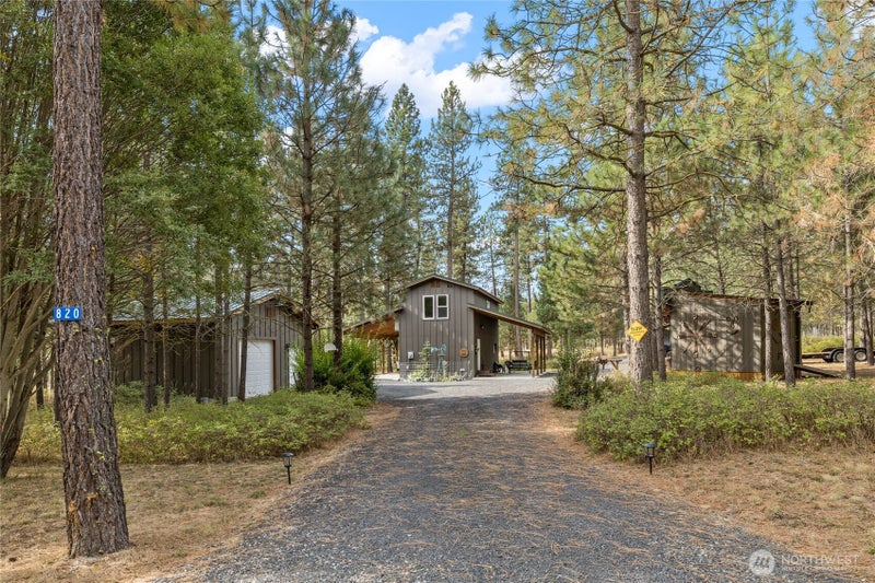 820 Loping Lane