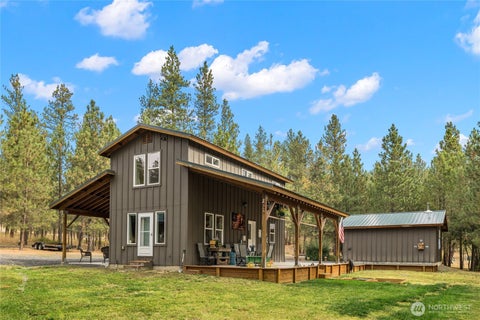 Photo of 820 Loping Lane, Cle Elum, WA 98922 (MLS # 2582553)