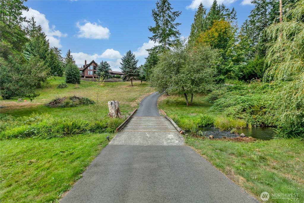 Photo of 17401 SE 240th Street, Kent, WA 98042 (MLS # 2432013)