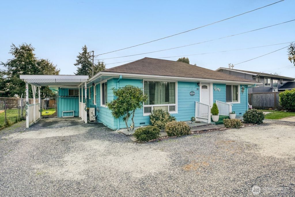 Photo of 414 116th Place SW, Everett, WA 98204 (MLS # 2485251)