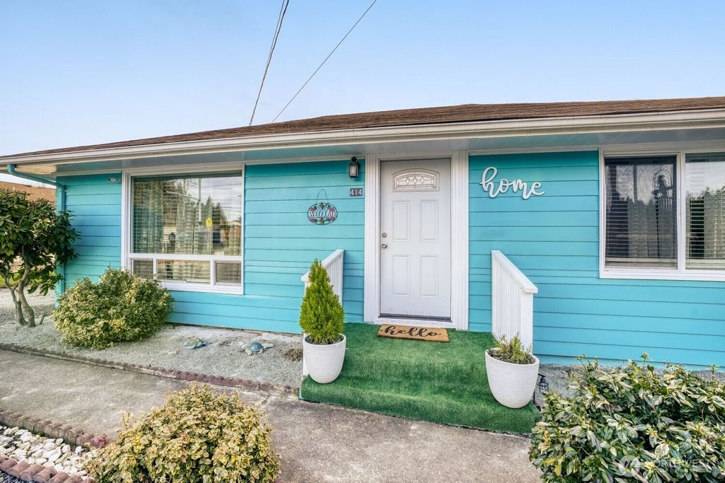 Photo of 414 116th Place SW, Everett, WA 98204 (MLS # 2485251)