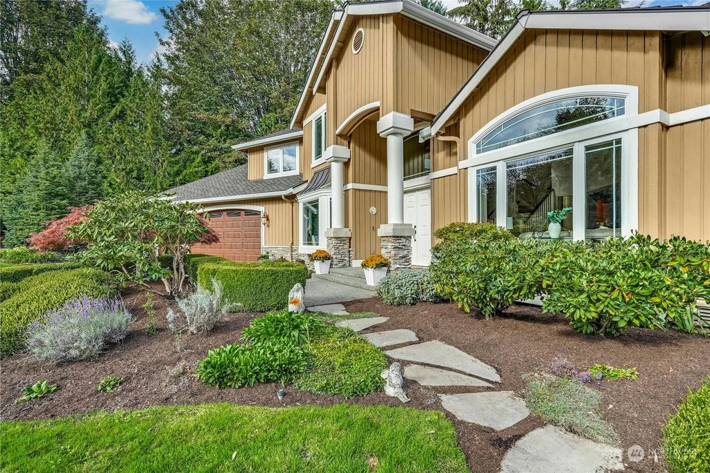 Photo of 6430 214th Avenue NE, Redmond, WA 98053 (MLS # 2298134)