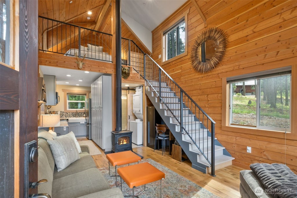 Photo of 990 Fawn Road, Cle Elum, WA 98922 (MLS # 2540219)
