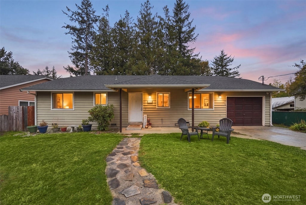 Photo of 213 3rd Street, Gold Bar, WA 98251 (MLS # 2592425)