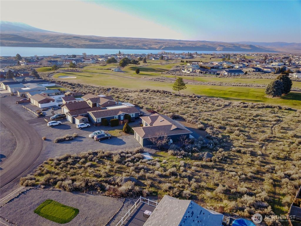 Photo of 416 Autumn Loop SW, Mattawa, WA 99349 (MLS # 2470417)