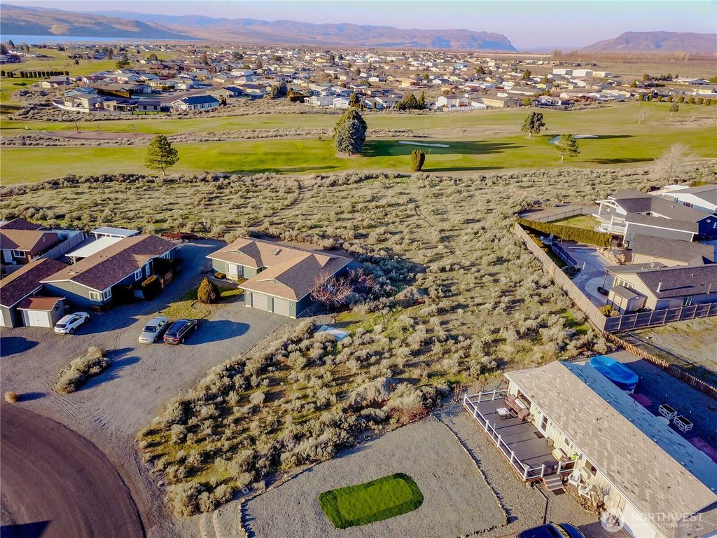 Photo of 416 Autumn Loop SW, Mattawa, WA 99349 (MLS # 2470417)