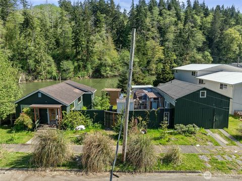 Photo of Aberdeen, WA 98520 (MLS # 2517124)