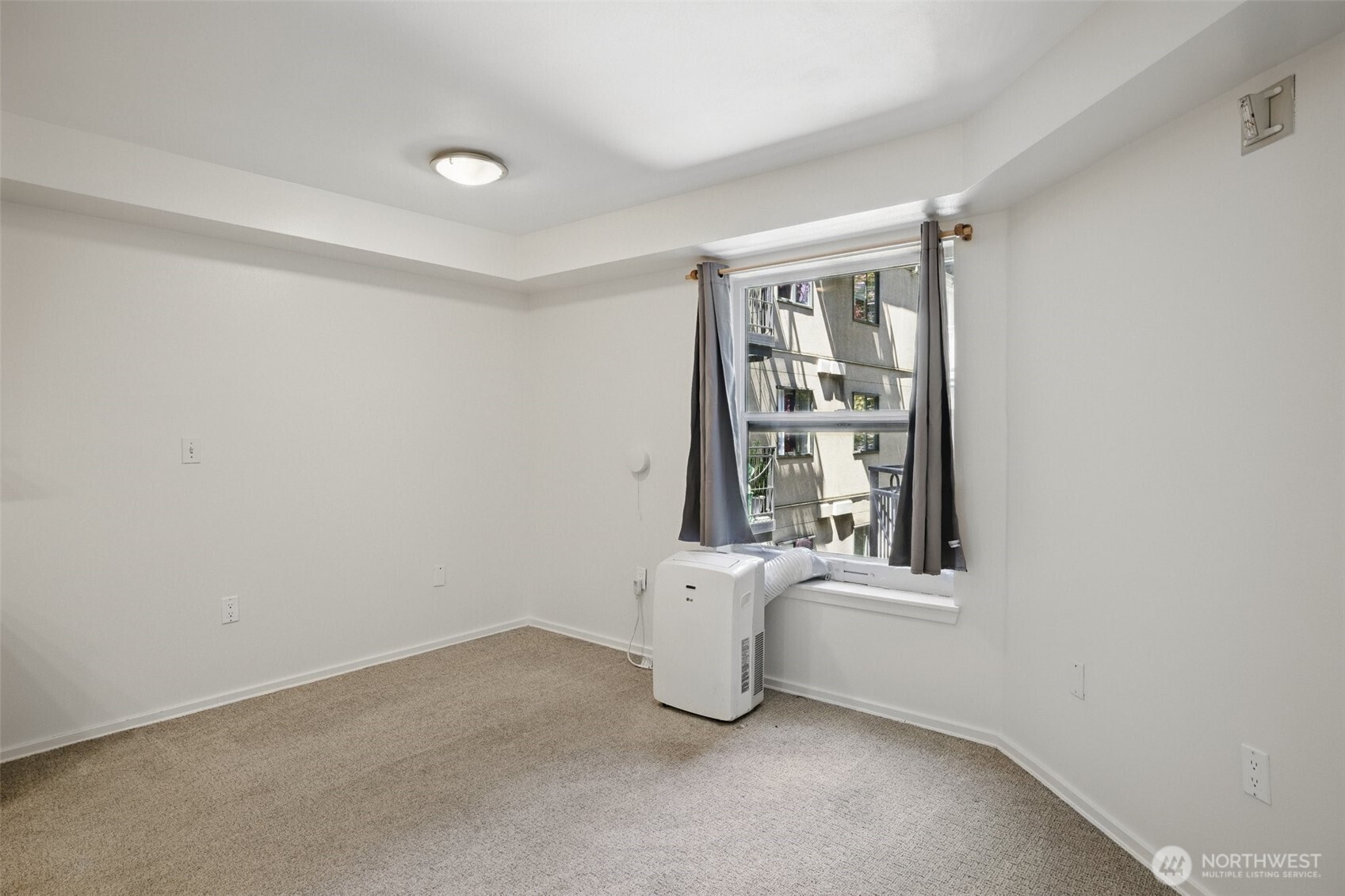 425 Vine Street 513