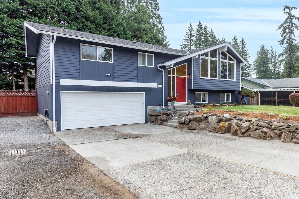 Photo of 11121 46th Avenue NE, Marysville, WA 98271 (MLS # 2276915)