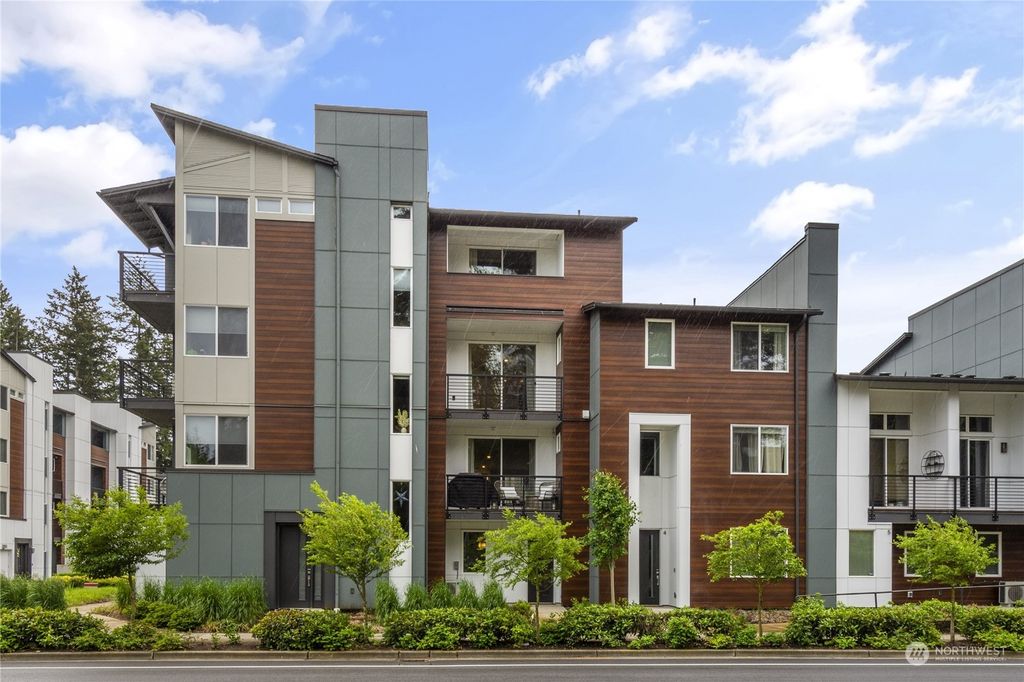 Photo of 23103 NE 8th Street #E3, Sammamish, WA 98074 (MLS # 2243547)