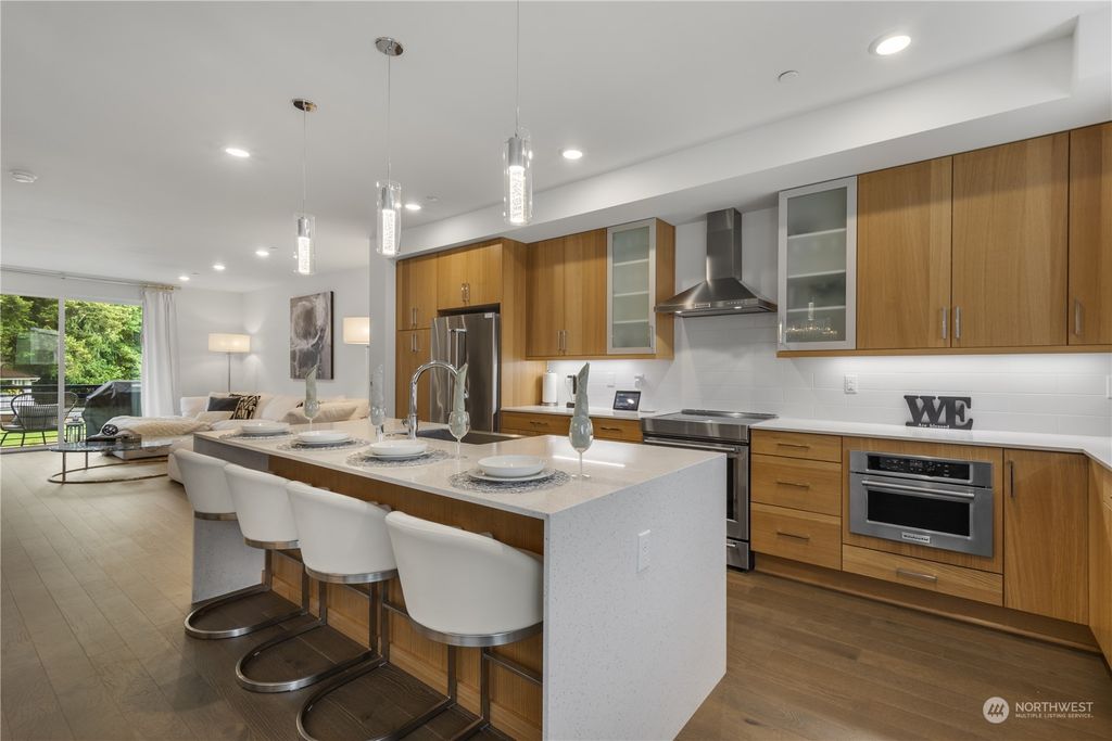 Photo of 23103 NE 8th Street #E3, Sammamish, WA 98074 (MLS # 2243547)