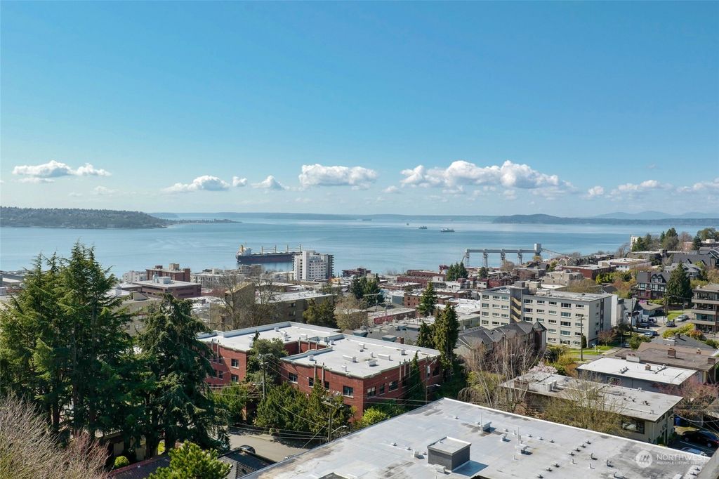 Photo of 1001 Queen Anne Avenue N #PH-3, Seattle, WA 98109 (MLS # 2201100)