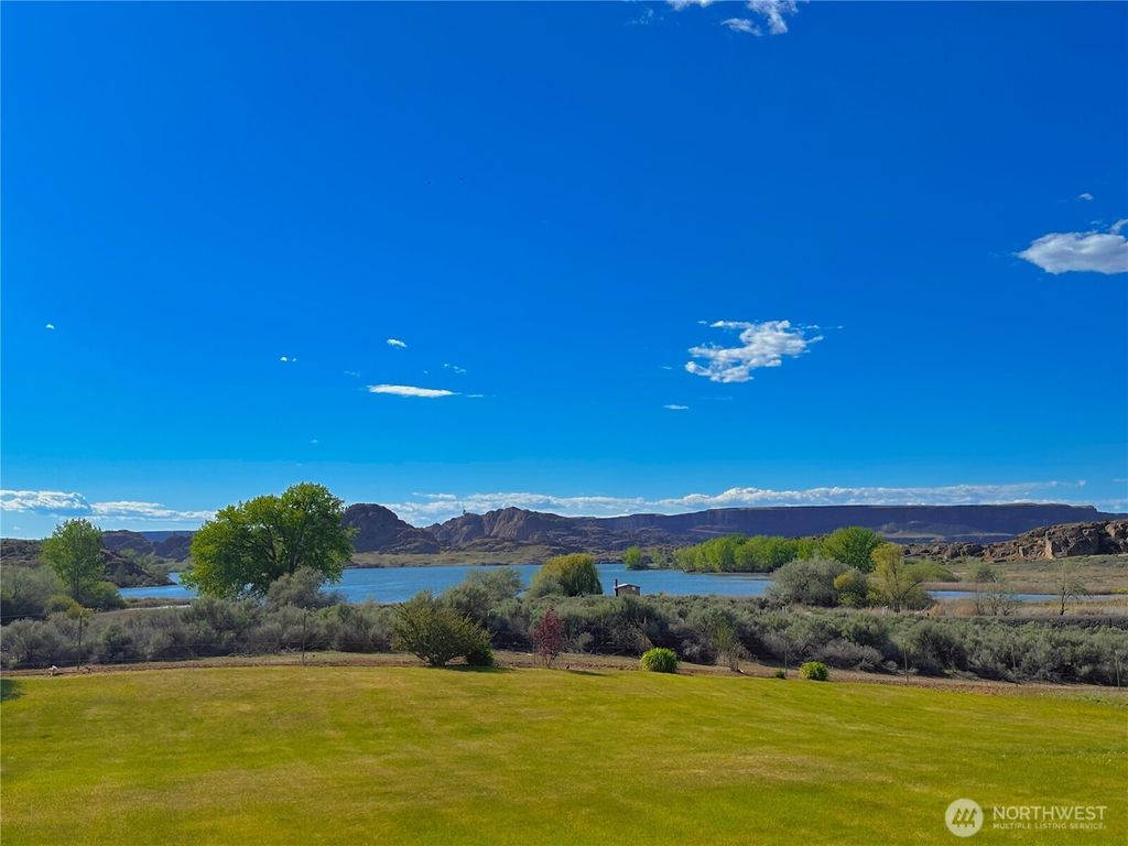 Photo of 55086 Bay Area Drive NE, Electric City, WA 99123 (MLS # 2483266)