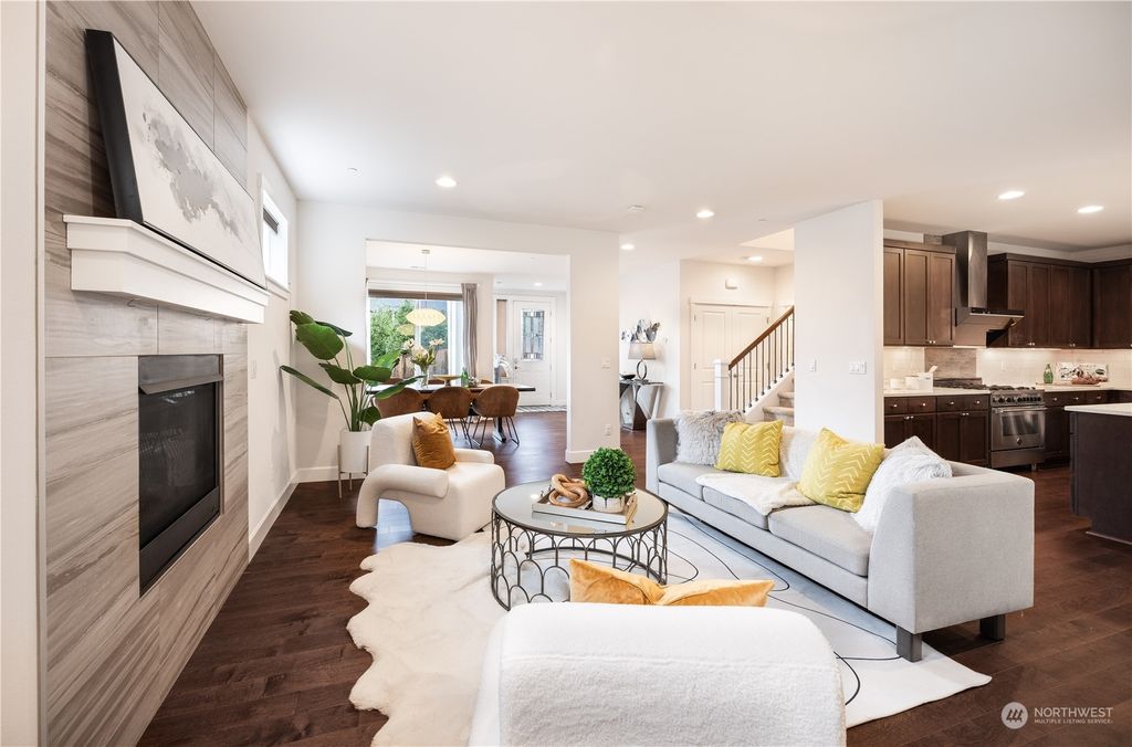 Photo of 16663 SE 42ND Lane, Bellevue, WA 98006 (MLS # 2193382)