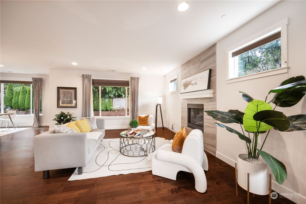 Photo of 16663 SE 42ND Lane, Bellevue, WA 98006 (MLS # 2193382)