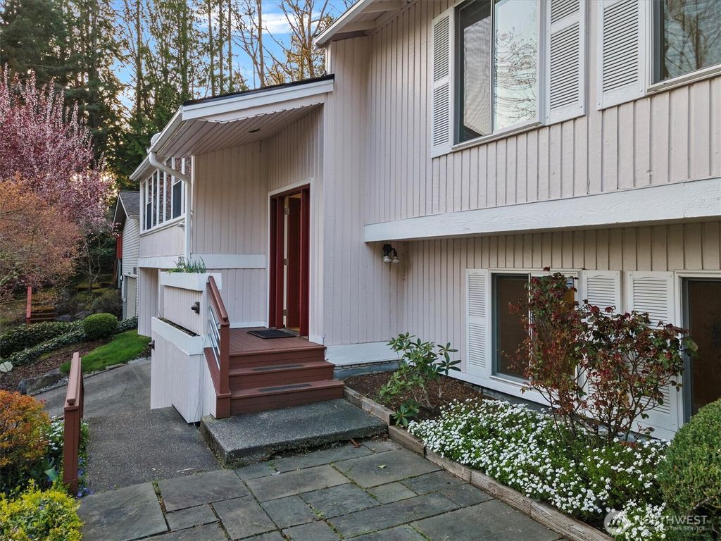 Photo of 5255 Highland Drive, Bellevue, WA 98006 (MLS # 2355392)