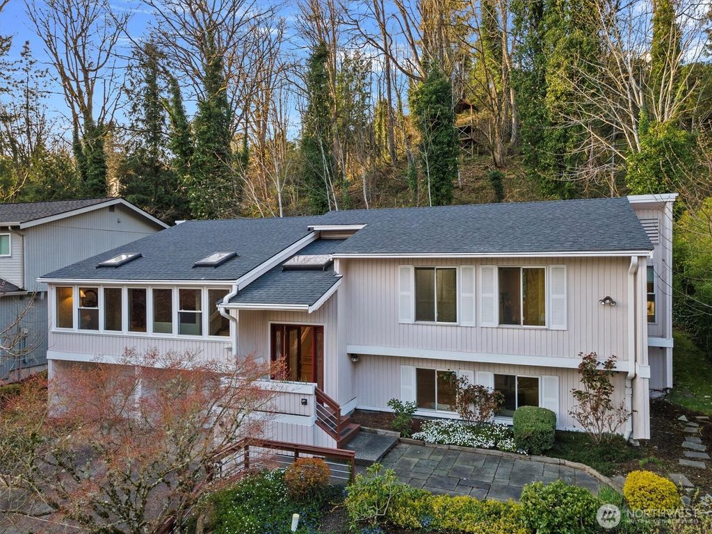 Photo of 5255 Highland Drive, Bellevue, WA 98006 (MLS # 2355392)