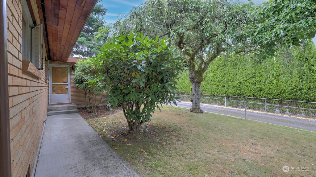 Photo of 2419 Meadow Avenue N, Renton, WA 98056 (MLS # 1996038)