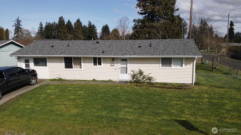 Photo of 17123 E 6th Avenue Ct Ct, Spanaway, WA 98387 (MLS # 2497012)