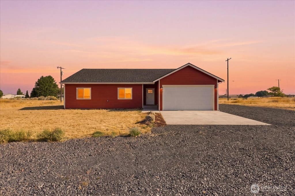 Photo of 621 SW Pope Ave Ave, Wilbur, WA 99185 (MLS # 2573897)