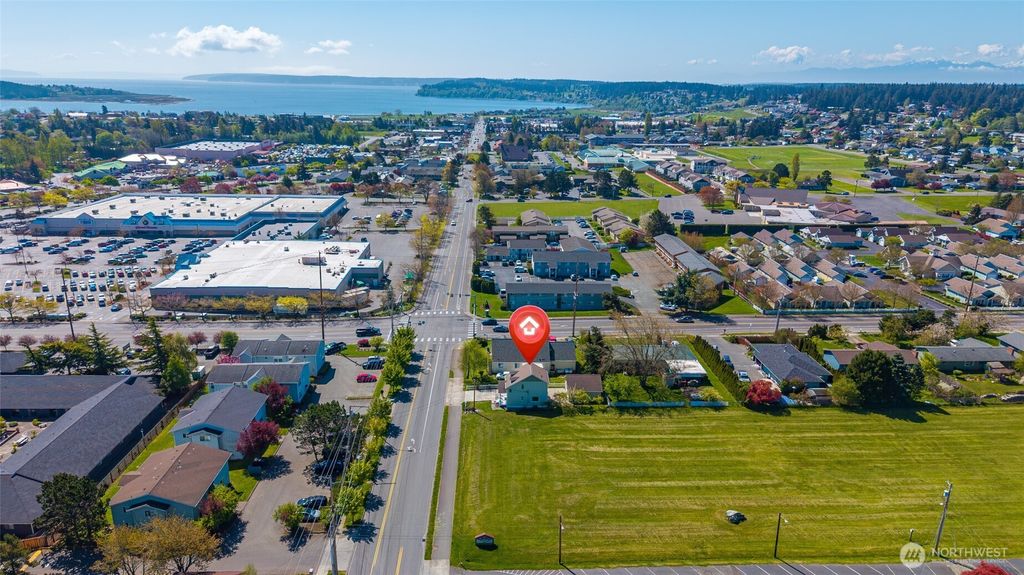 Photo of 45 N Oak Harbor Street, Oak Harbor, WA 98277 (MLS # 2516508)