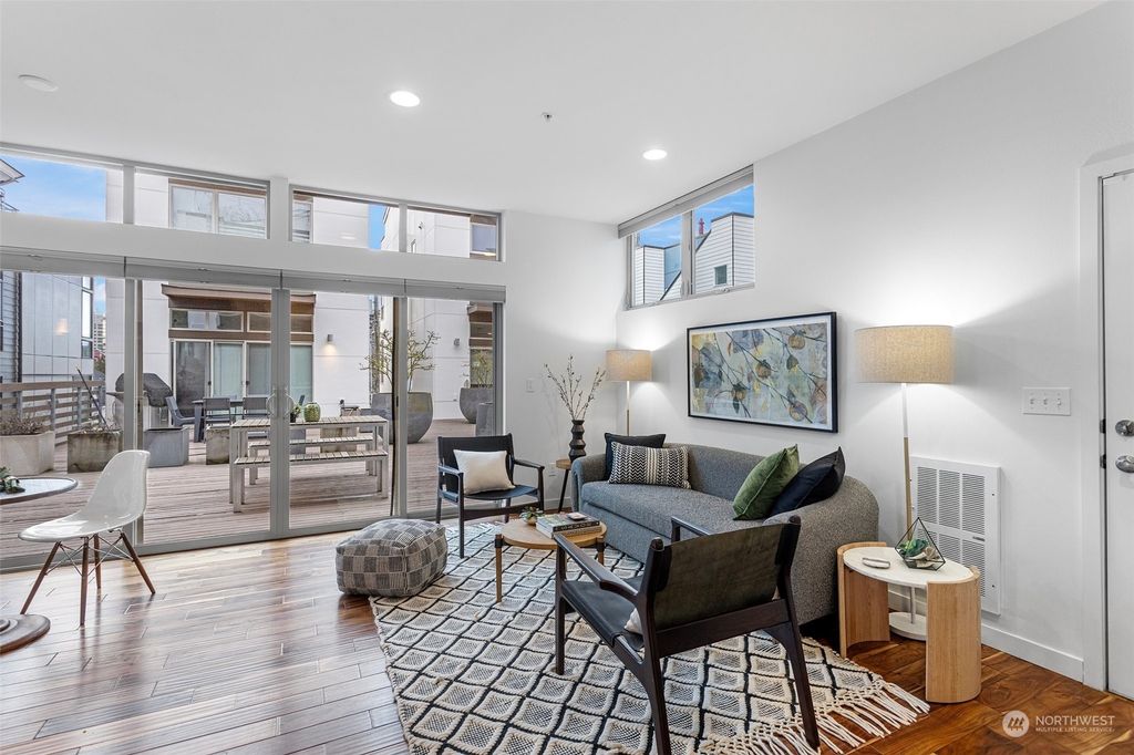 Photo of 918 14th Ave #C, Seattle, WA 98122 (MLS # 2200141)