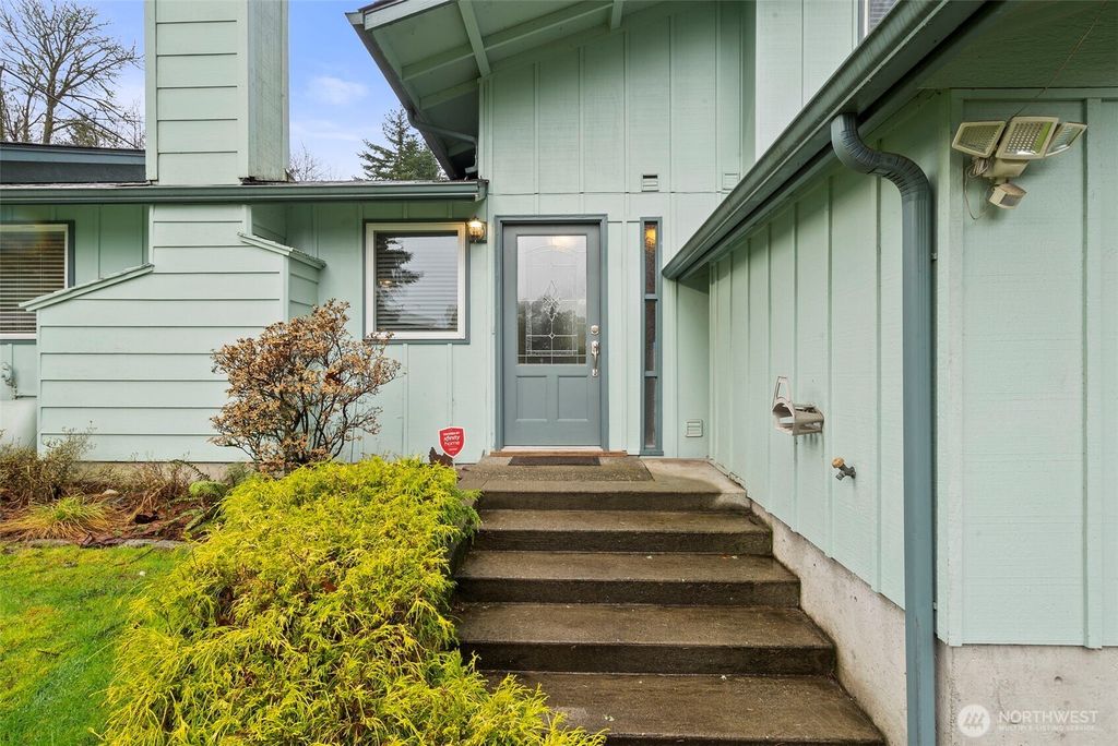 Photo of 1105 Irving Street SW, Tumwater, WA 98512 (MLS # 2467326)