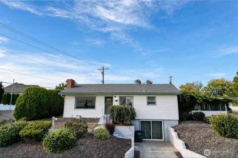 Photo of 1369 Upland Drive, Sunnyside, WA 98944 (MLS # 2591738)