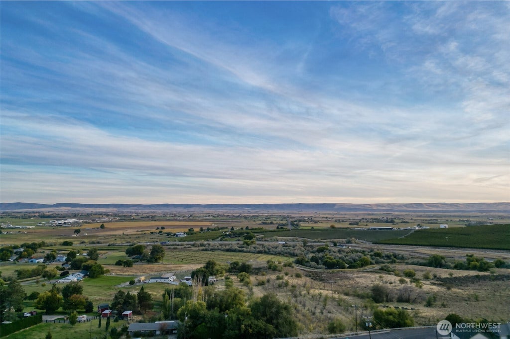 Photo of 1369 Upland Drive, Sunnyside, WA 98944 (MLS # 2591738)